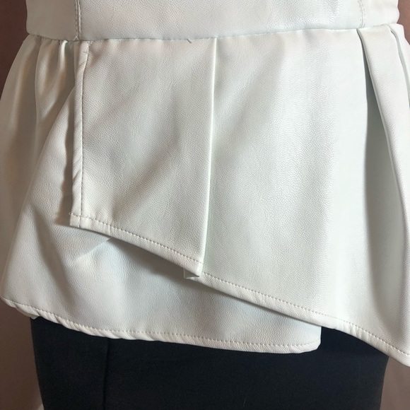 Solddd Outtt - Picture 3 of 4